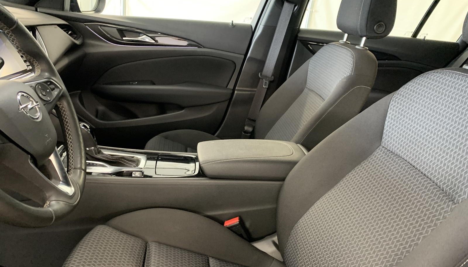 Opel Insignia Business 8