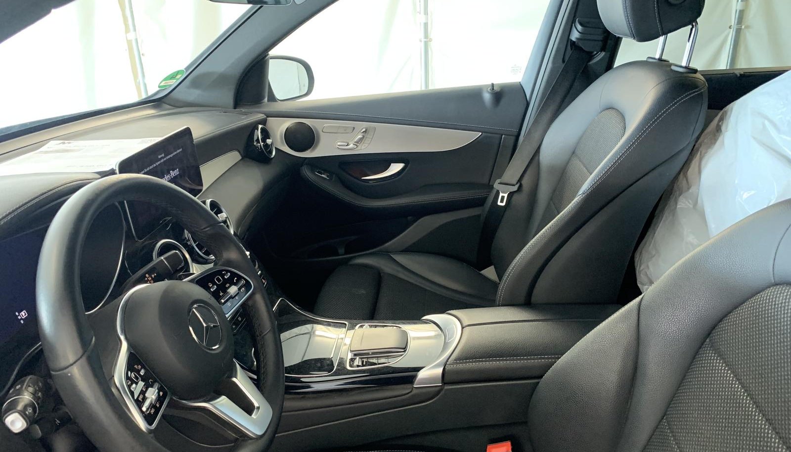 Mercedes-Benz GLC Exclusive Interieur 12