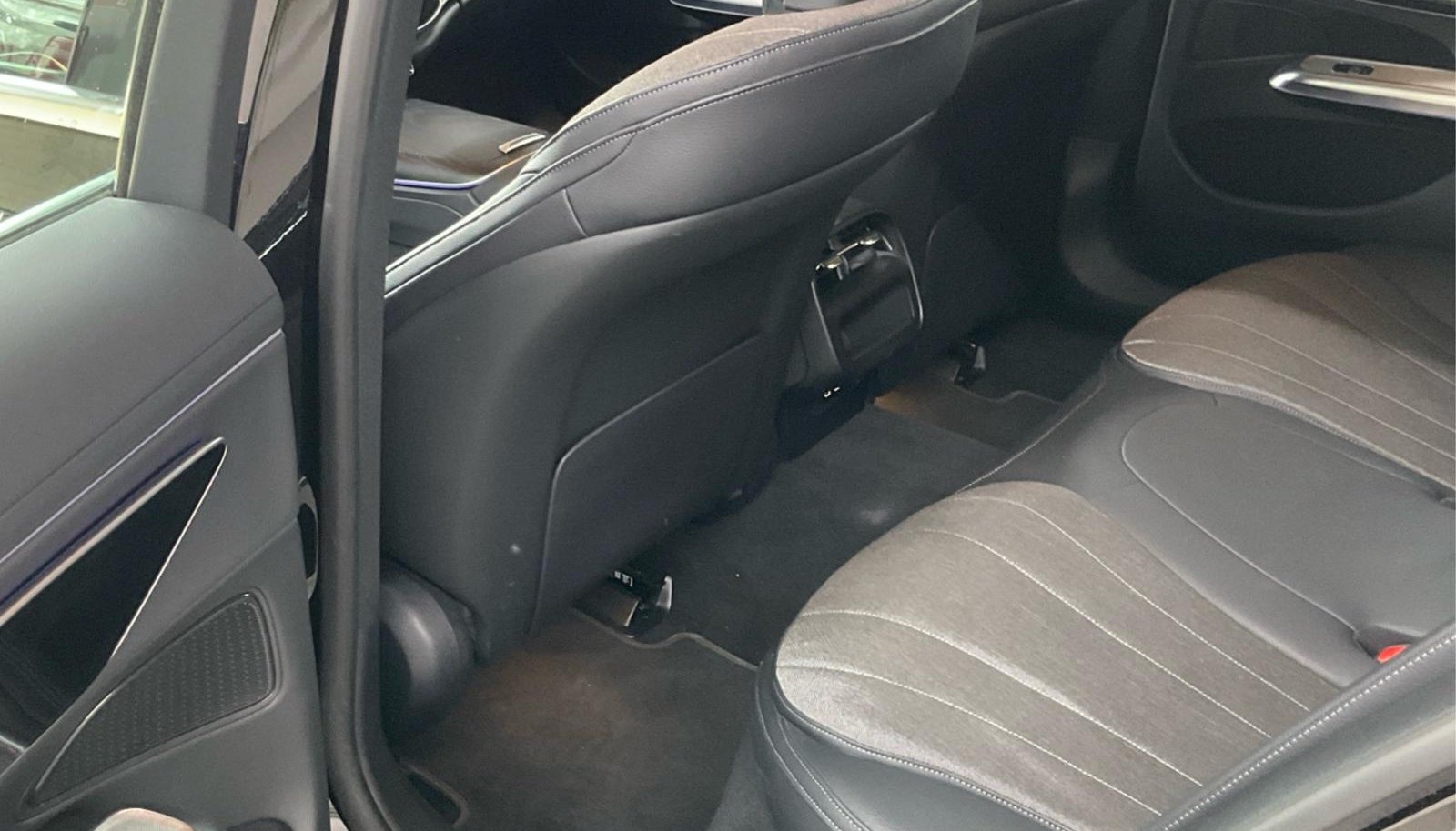 Mercedes-Benz E Avantgarde Advanced 5