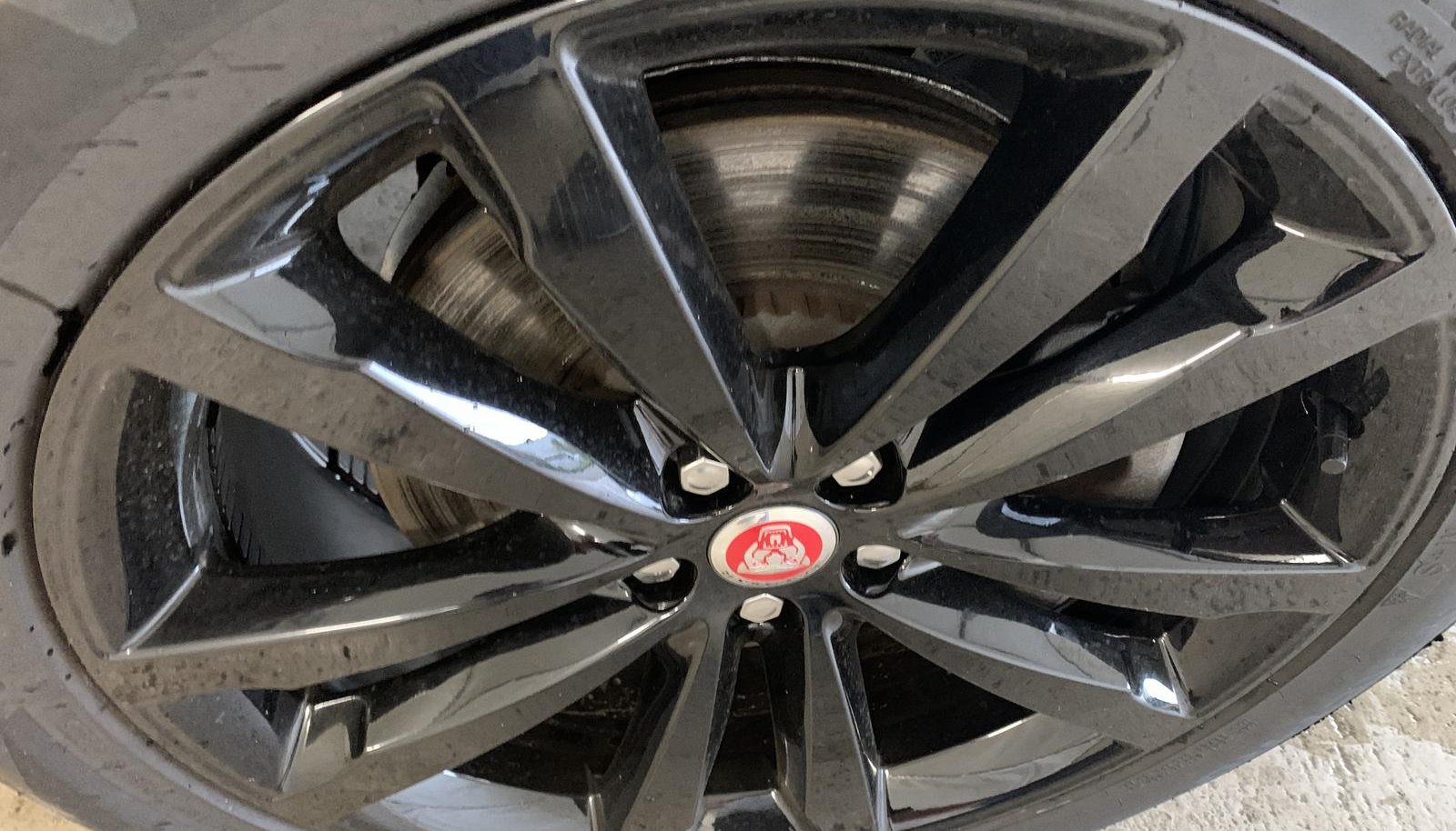 Jaguar E-Pace R-Dynamic S AWD Plug-In Hybrid 3