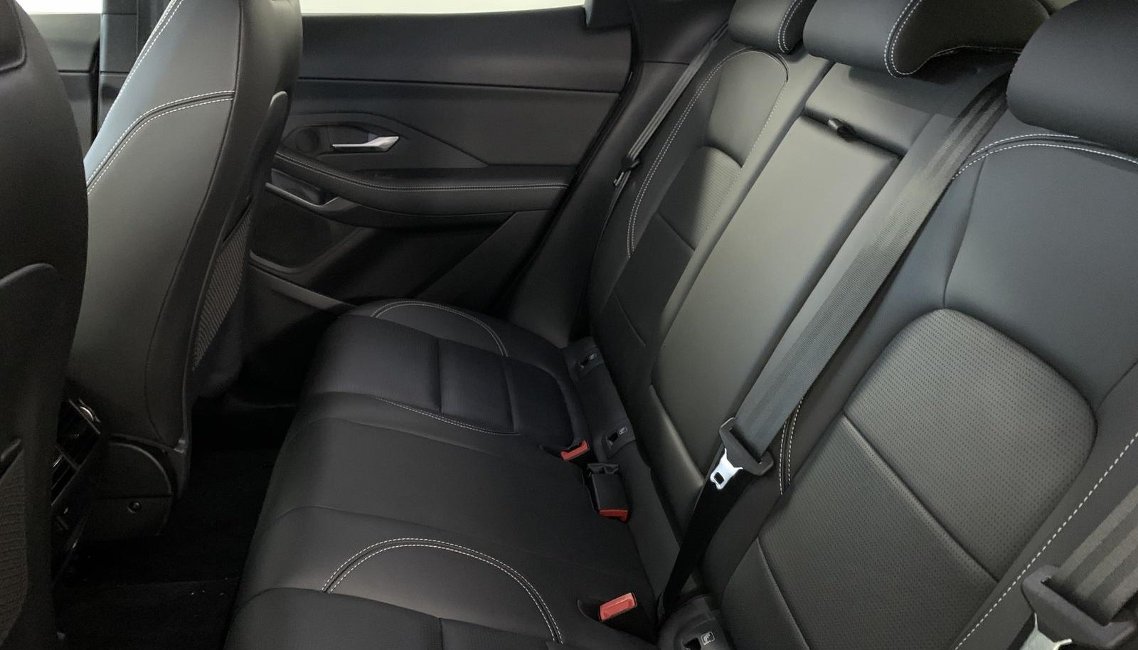 Jaguar E-Pace R-Dynamic S AWD Plug-In Hybrid 9