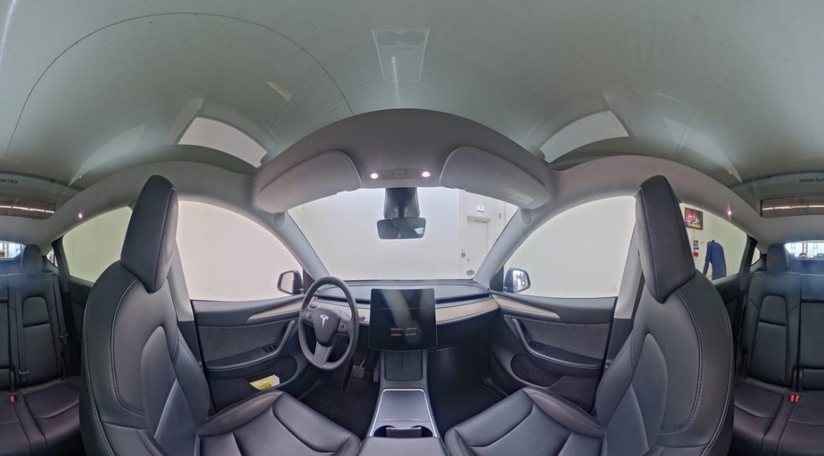 Tesla Model Y Long Range Dual AWD 9