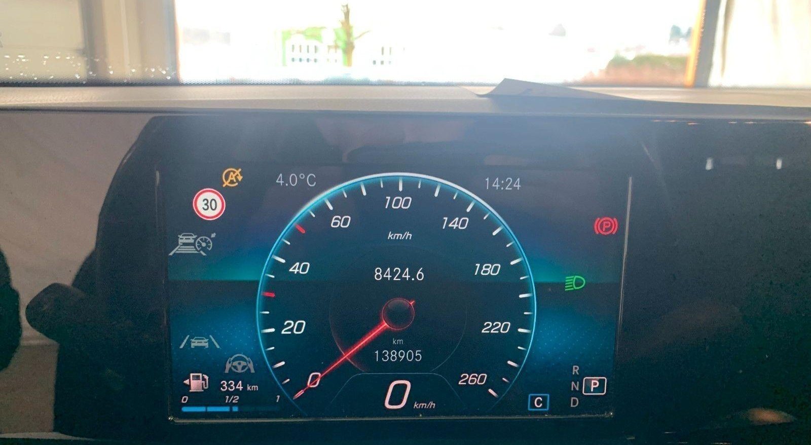 Mercedes-Benz GLB Progressive 8