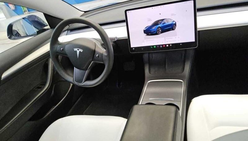 Tesla Model 3 Standard RWD 2