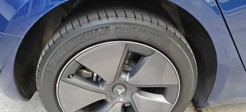 Tesla Model 3 Standard RWD 8