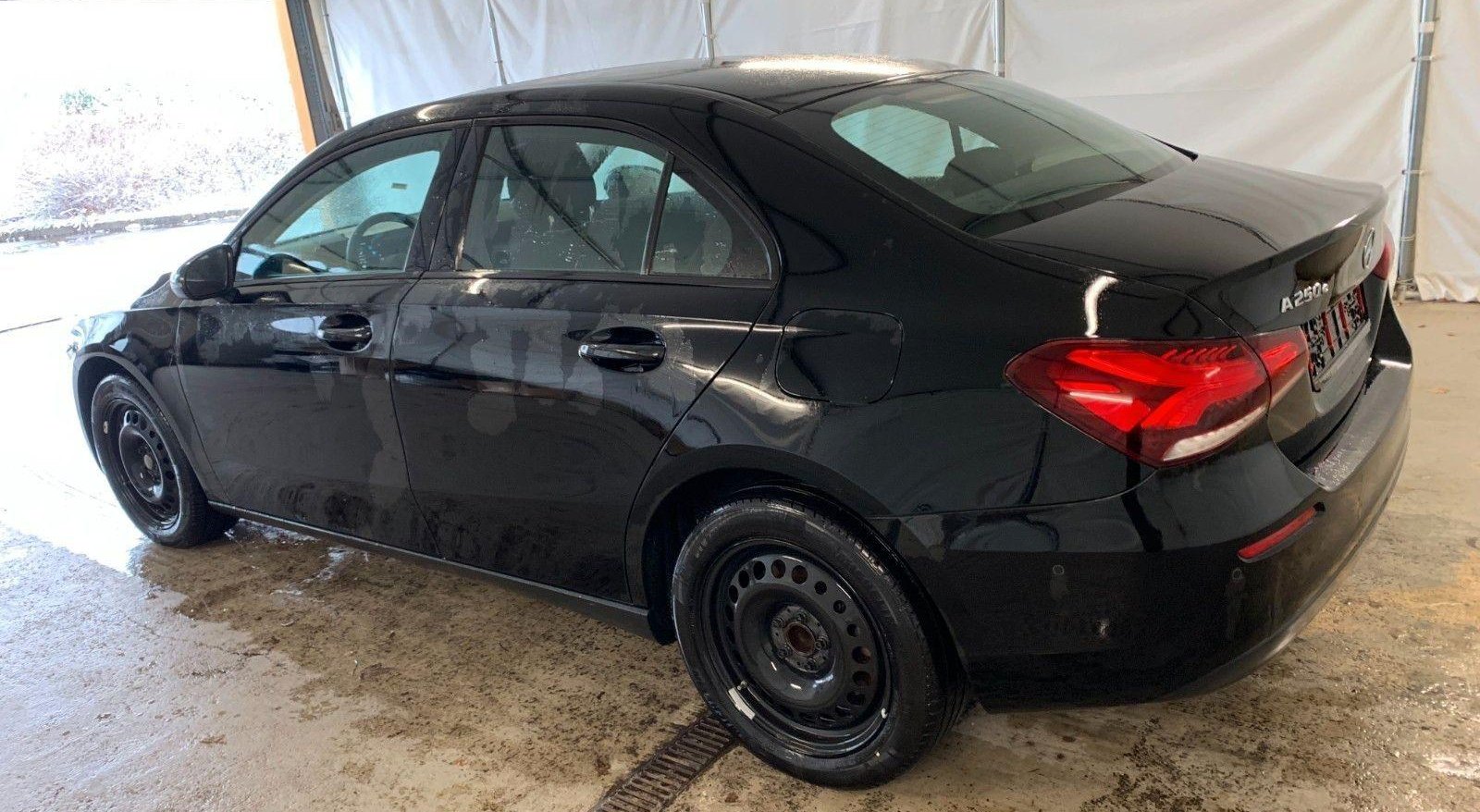 Mercedes-Benz A A 250 e 5