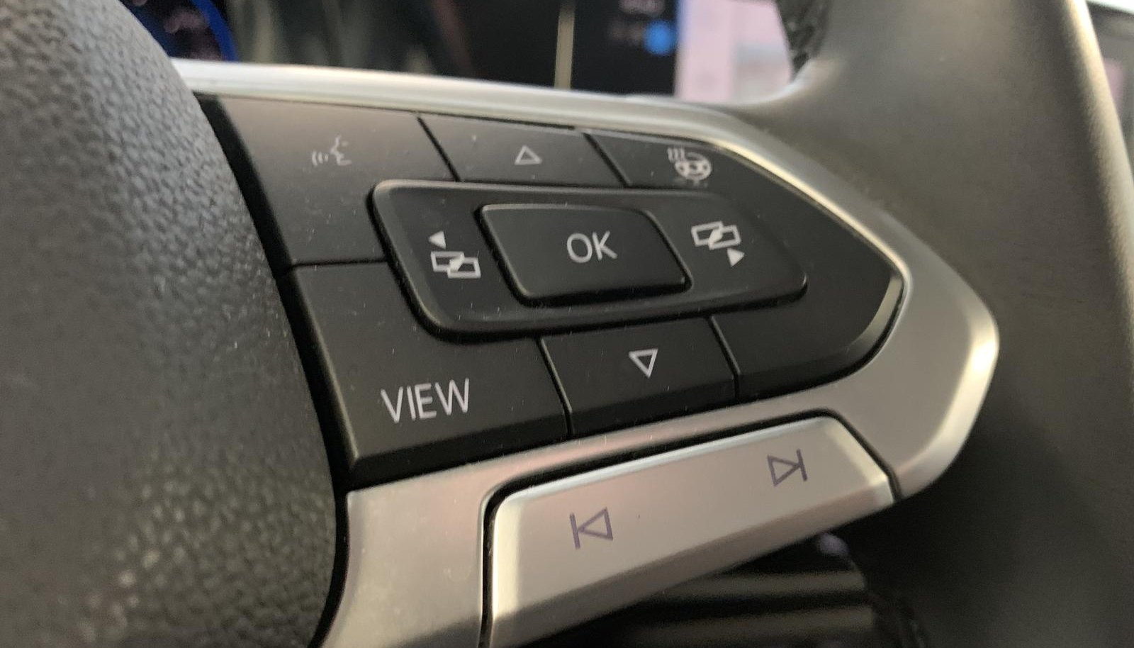 Volkswagen Golf Life 9