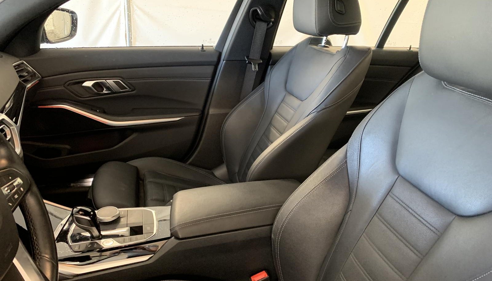 BMW 3 330 i Sport Line 8