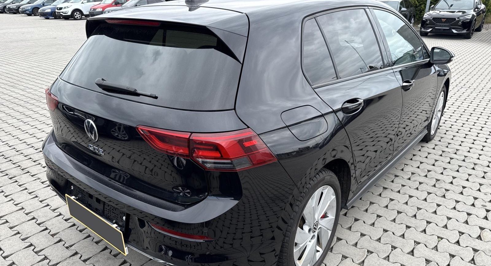 Volkswagen Golf GTE eHybrid 12