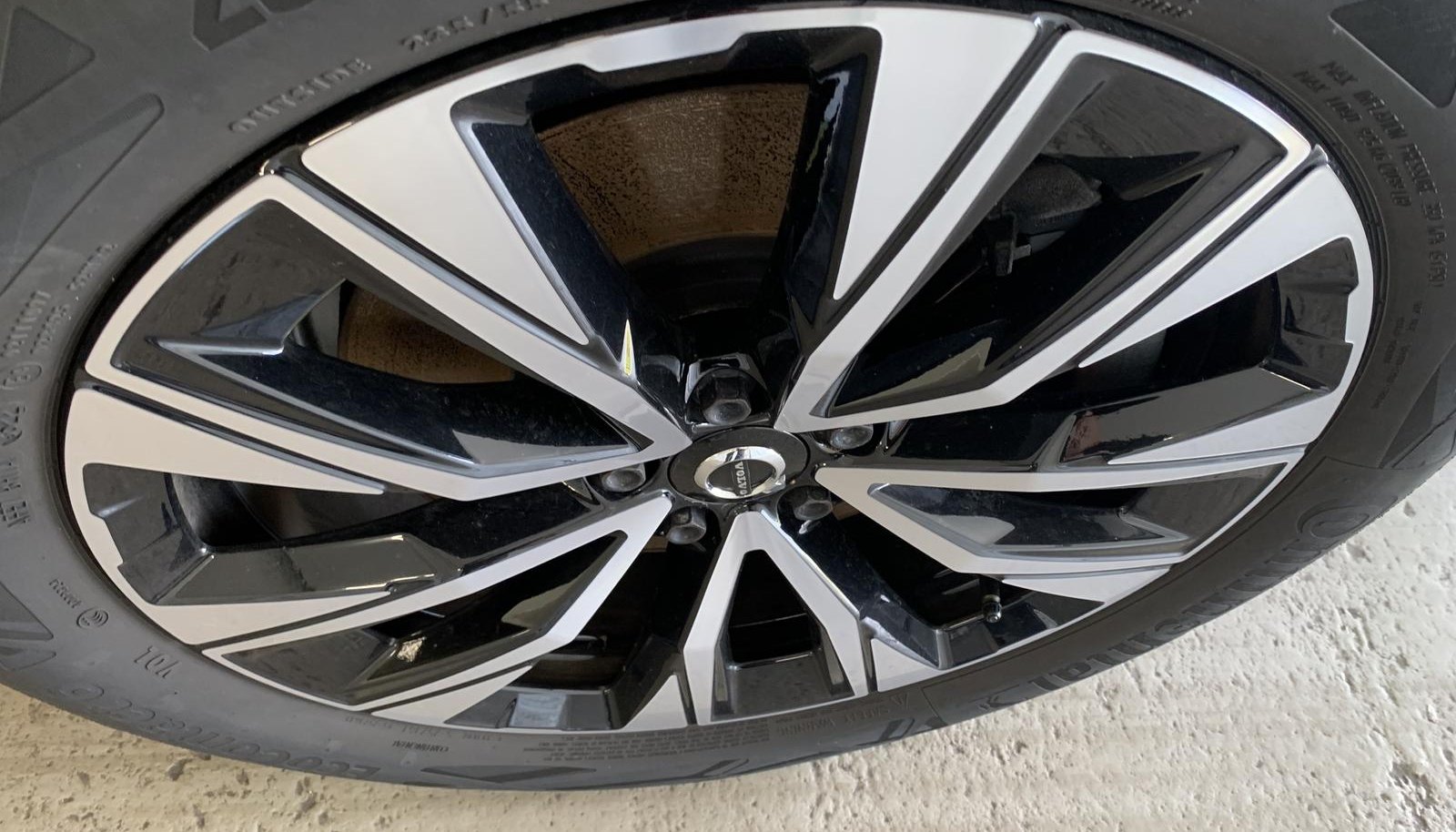 Volvo XC60 Plus Bright AWD 3