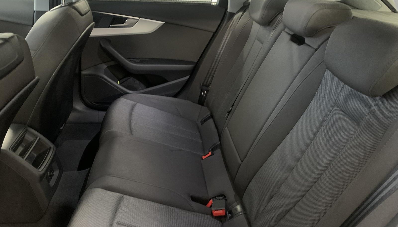 Audi A4 Avant 40 TDI LED+/VIRTUAL/KAMERA/17" 8