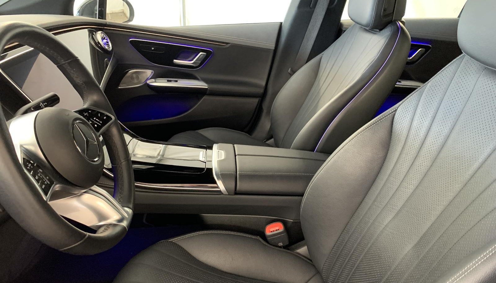 Mercedes-Benz EQE Avantgarde Interieur 10