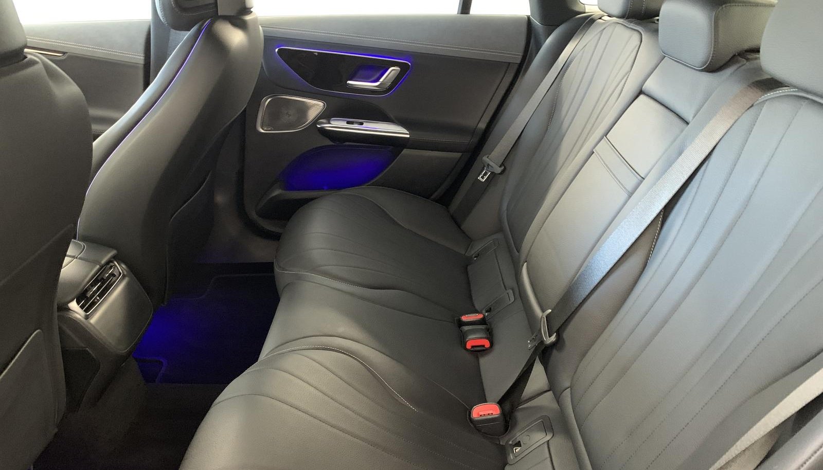 Mercedes-Benz EQE Avantgarde Interieur 9