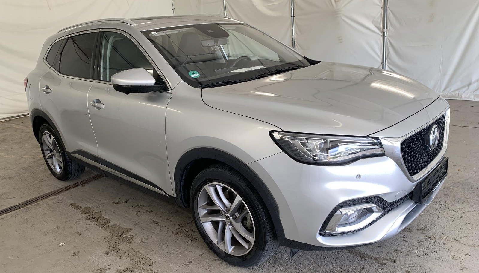 MG EHS Luxury PHEV 2