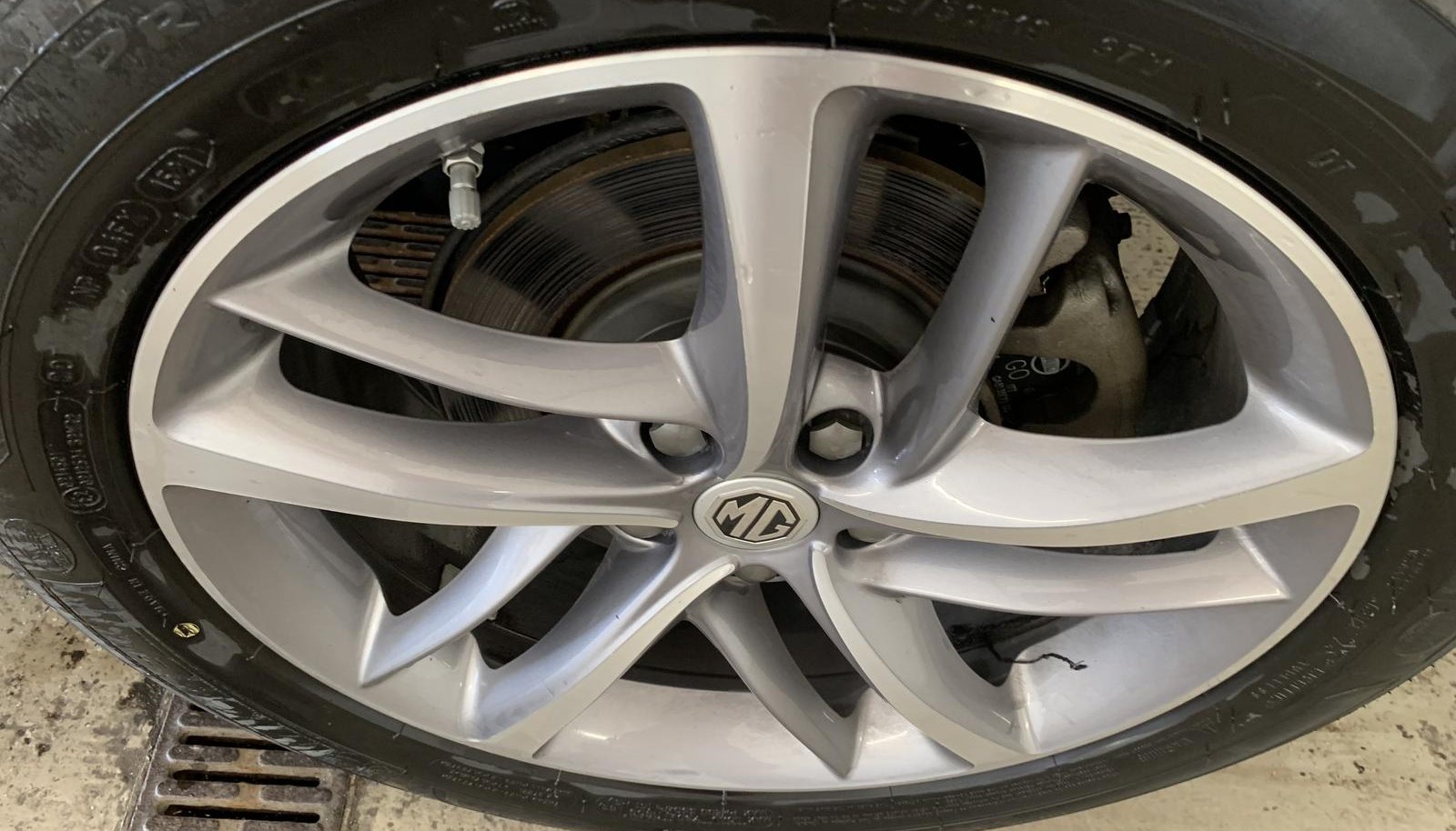 MG EHS Luxury PHEV 6
