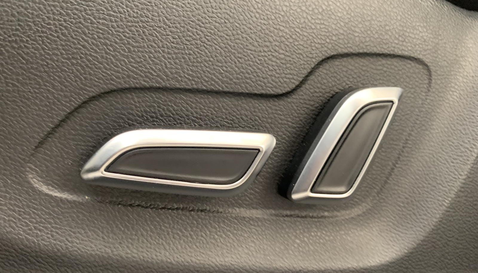 MG EHS Luxury PHEV 9