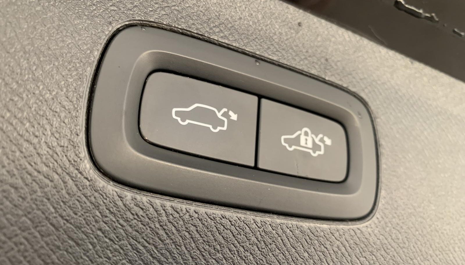 Volvo XC90 Plus Bright Recharge AWD 8