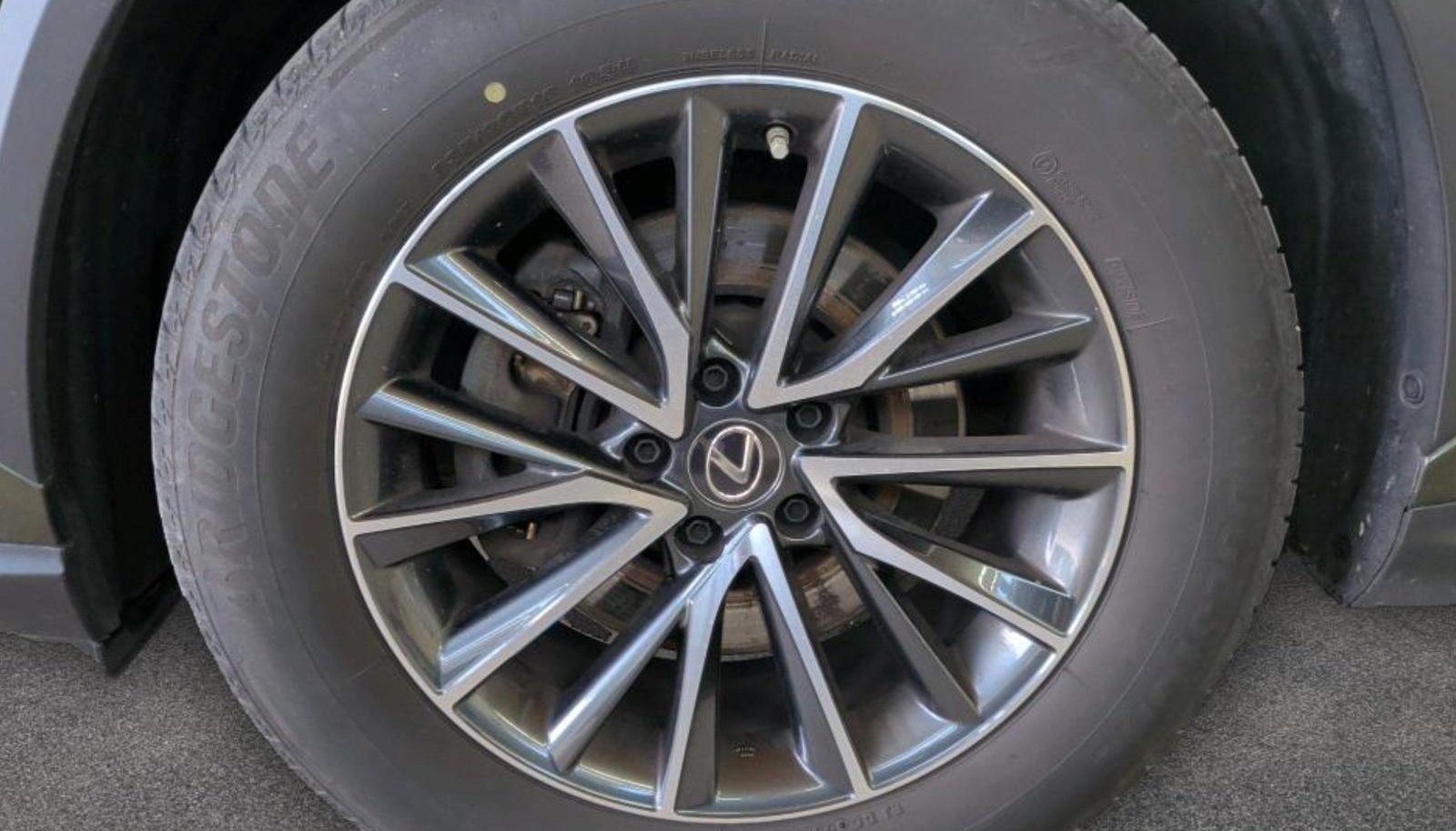 Lexus NX Business Line 3