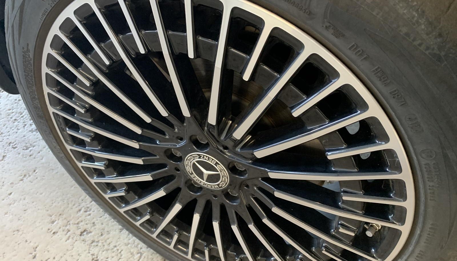 Mercedes-Benz EQA AMG Line 11