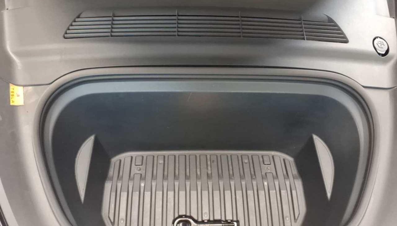 Tesla Model Y Performance Dual AWD 11