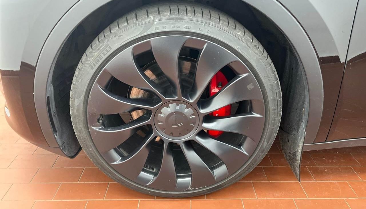 Tesla Model Y Performance Dual AWD 4