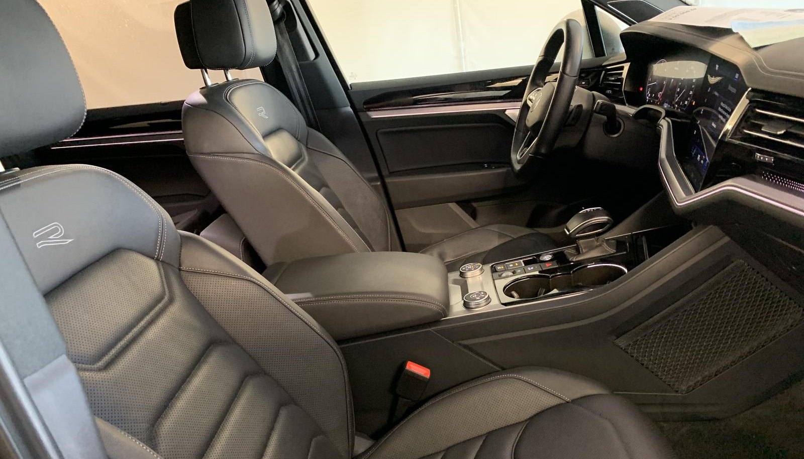 Volkswagen Touareg R-Line 4