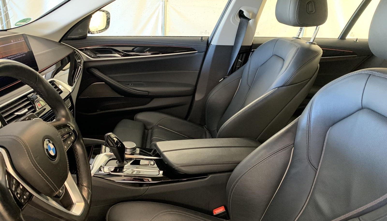 BMW 5 Luxury Line 10