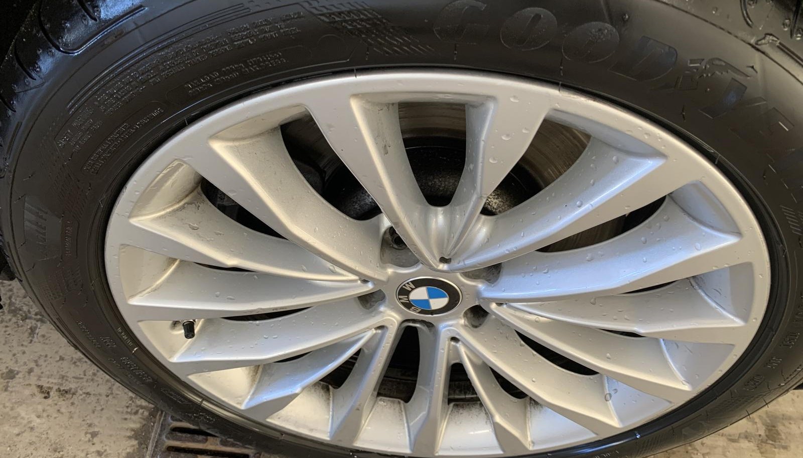BMW 5 Luxury Line 8