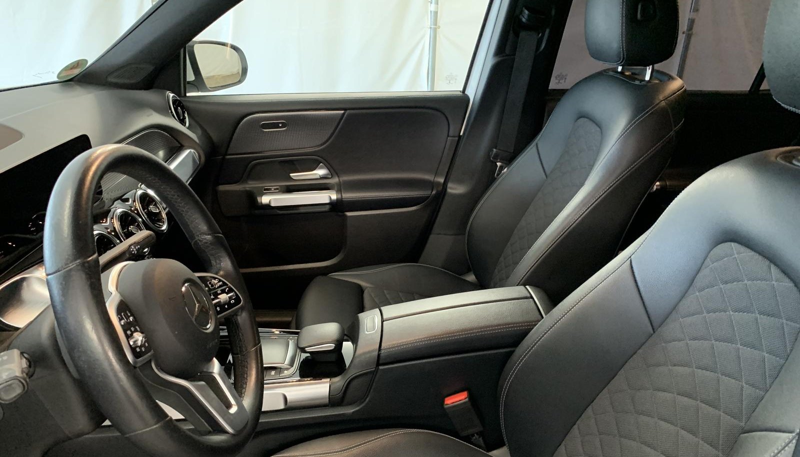 Mercedes-Benz GLB GLB 200 d 11