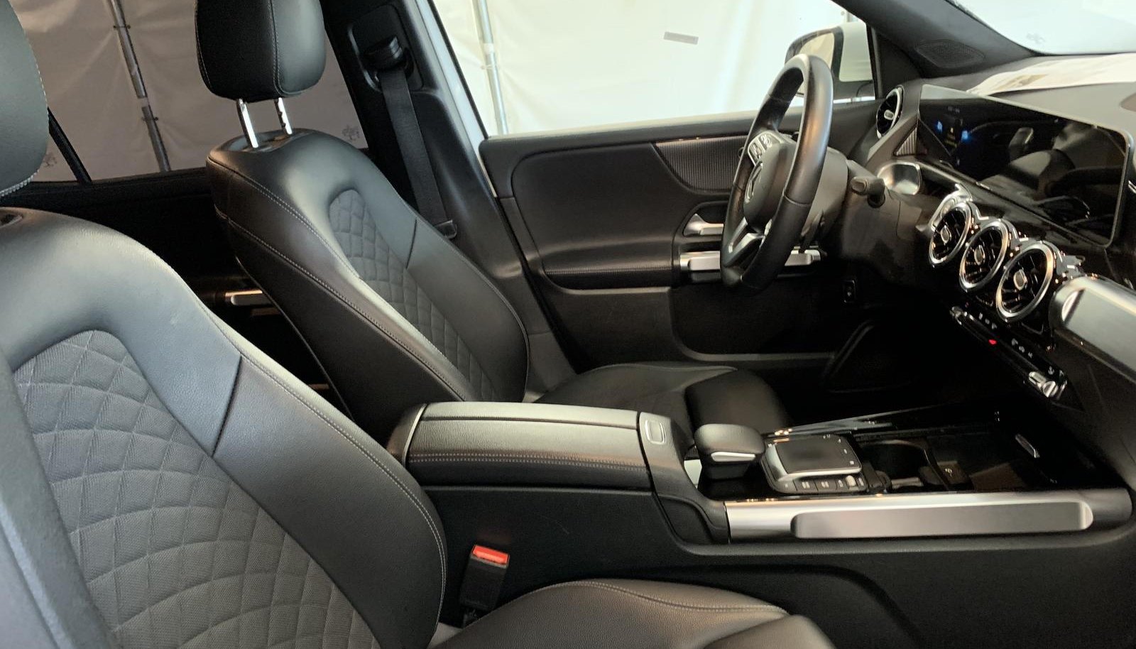 Mercedes-Benz GLB GLB 200 d 3