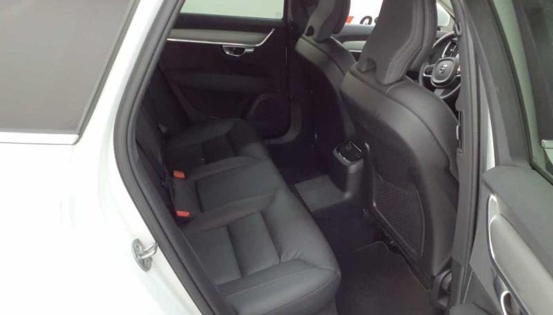 Volvo V90 Core Recharge PHEV AWD 9
