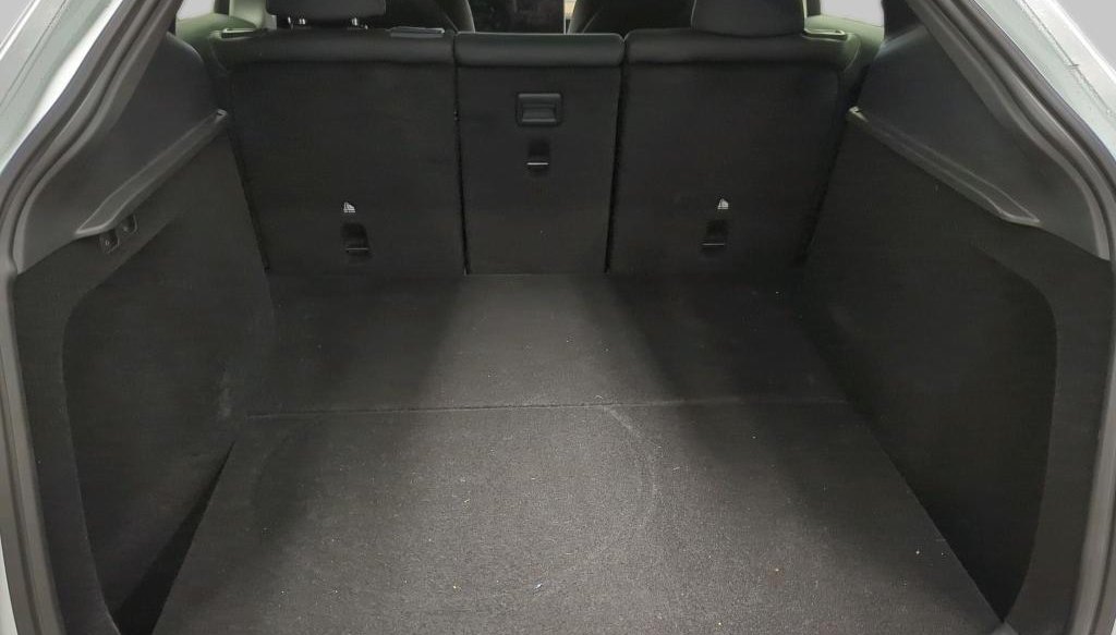 Tesla Model Y Long Range Dual AWD 10