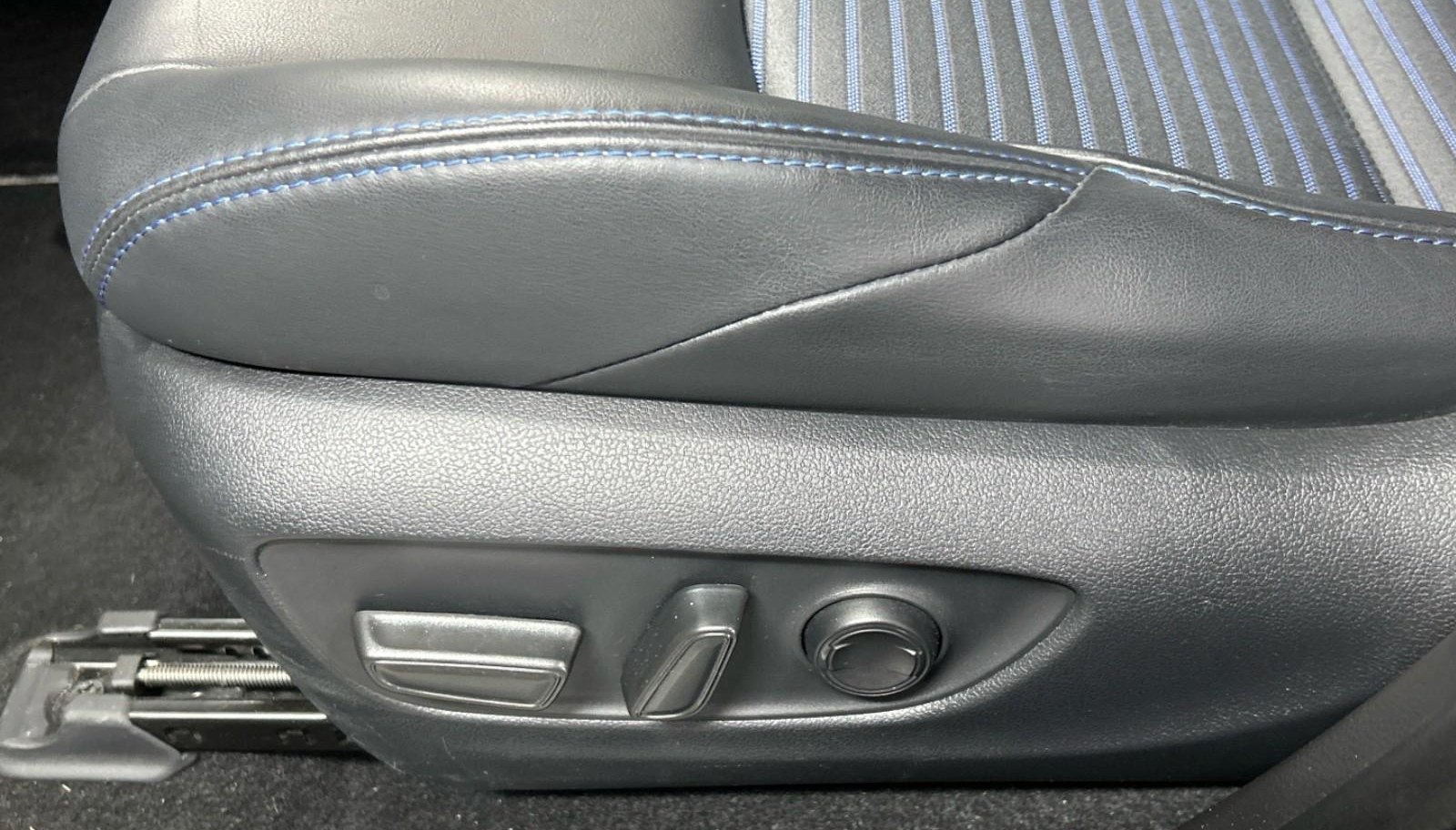 Toyota RAV Style 11