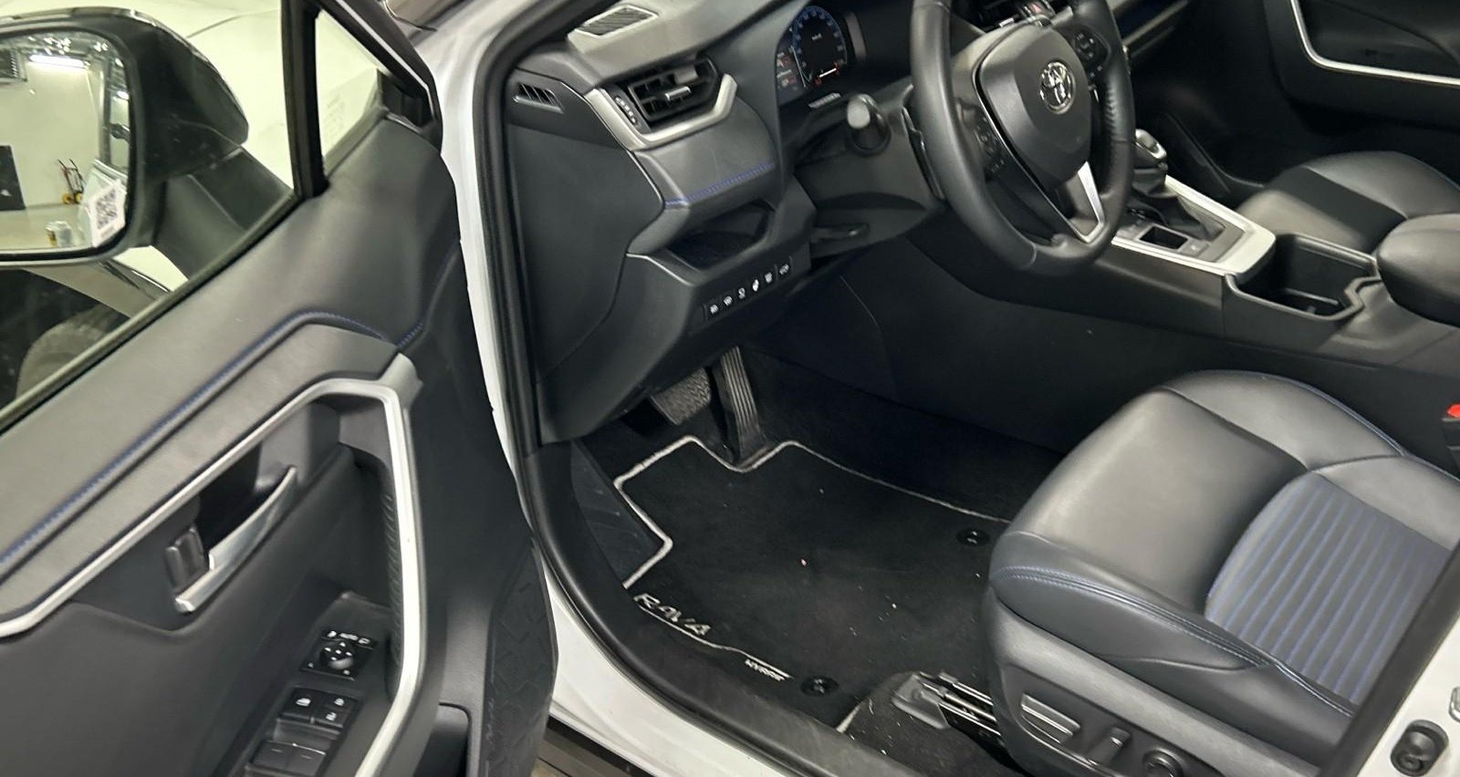 Toyota RAV Style 6