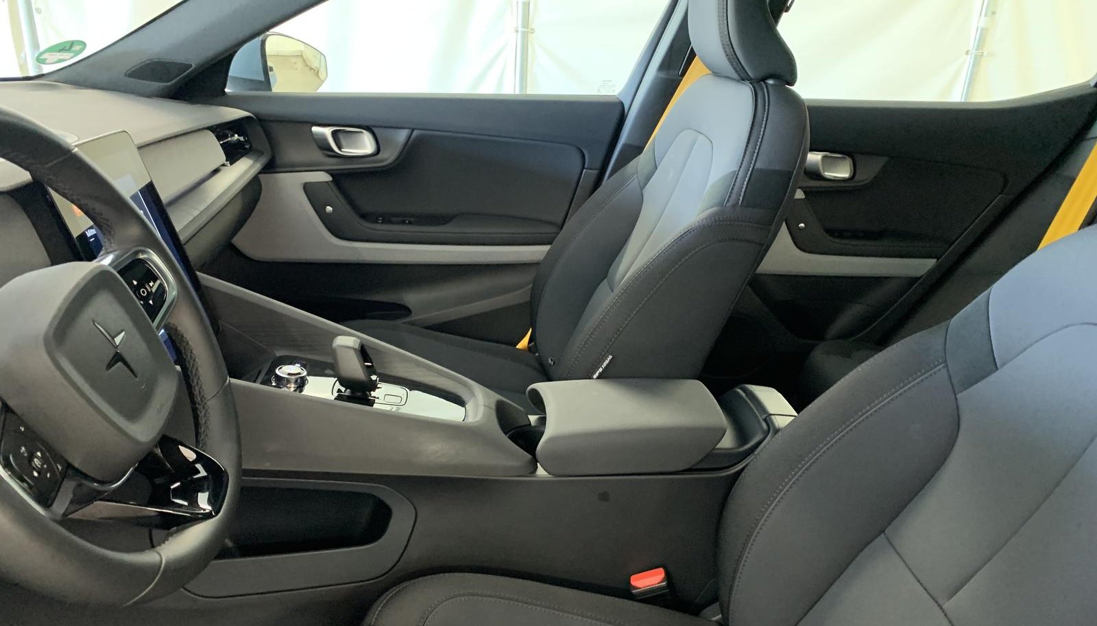 Polestar 2 Long Range Dual Performance 11