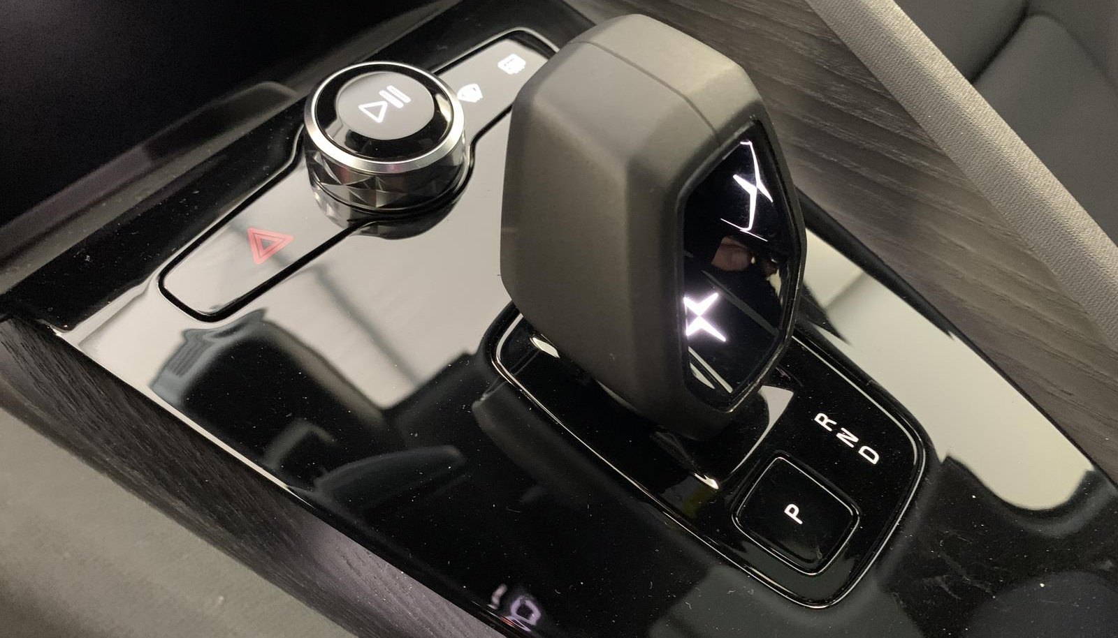 Polestar 2 Long Range Dual Performance 12