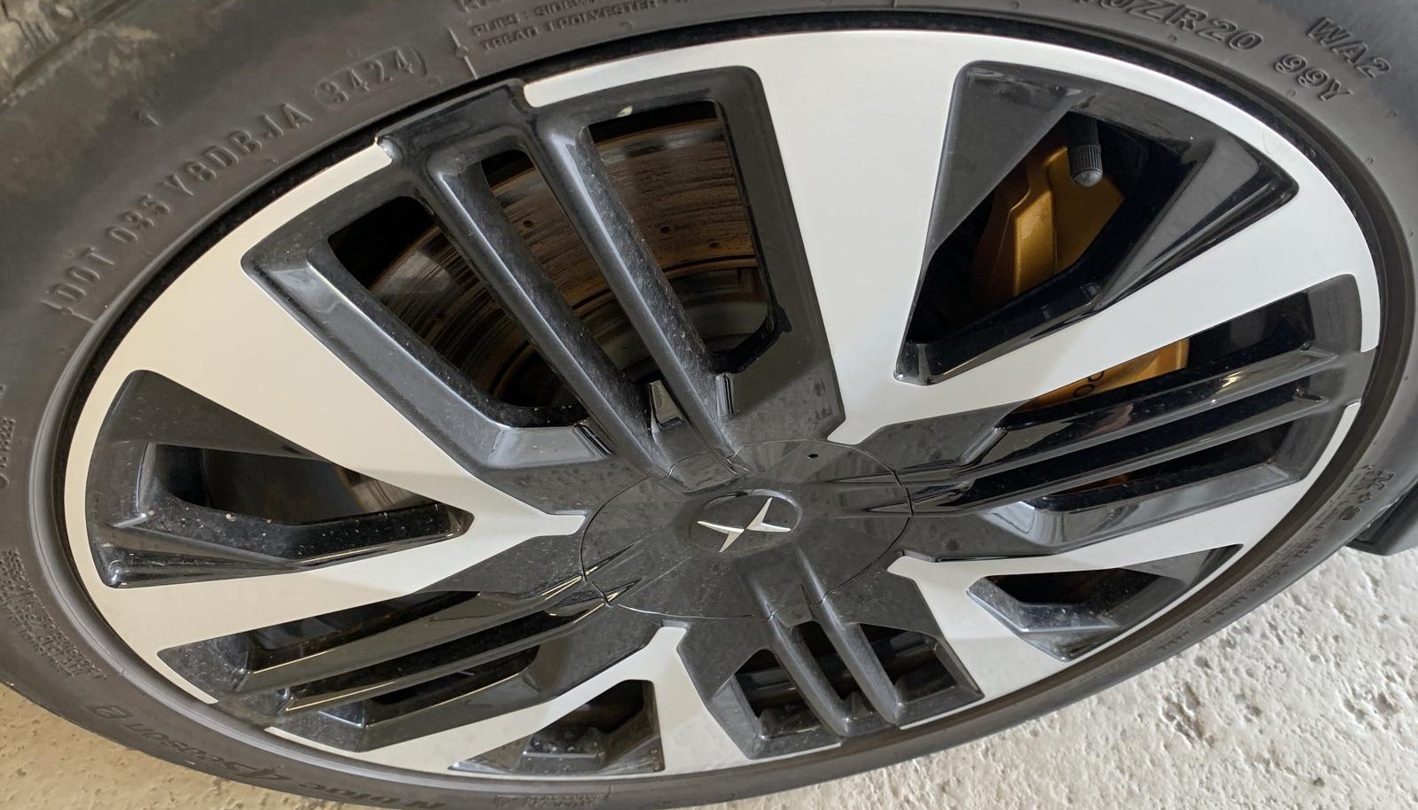 Polestar 2 Long Range Dual Performance 3