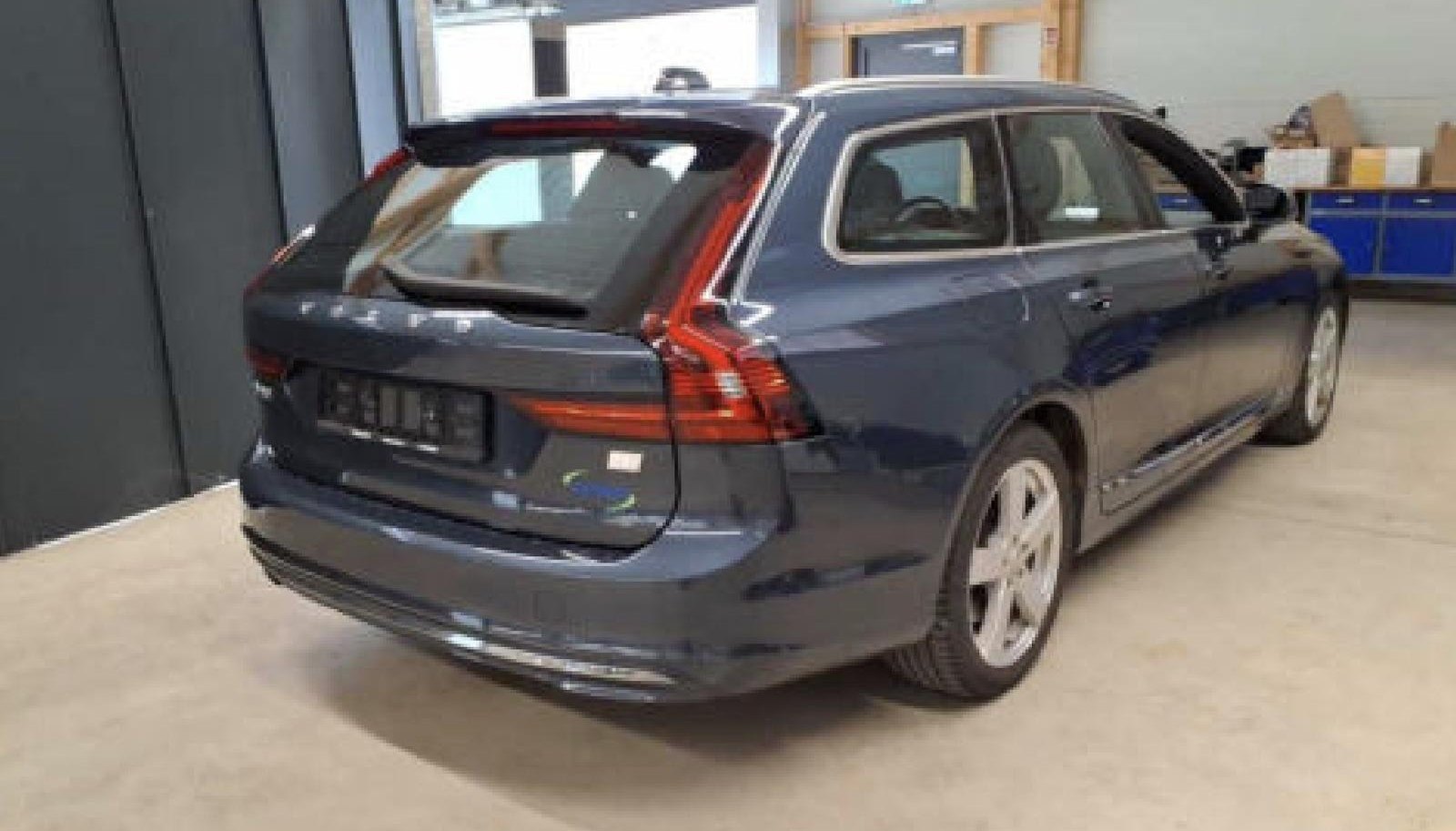 Volvo V90 Inscription Expression PlugIn AWD 4