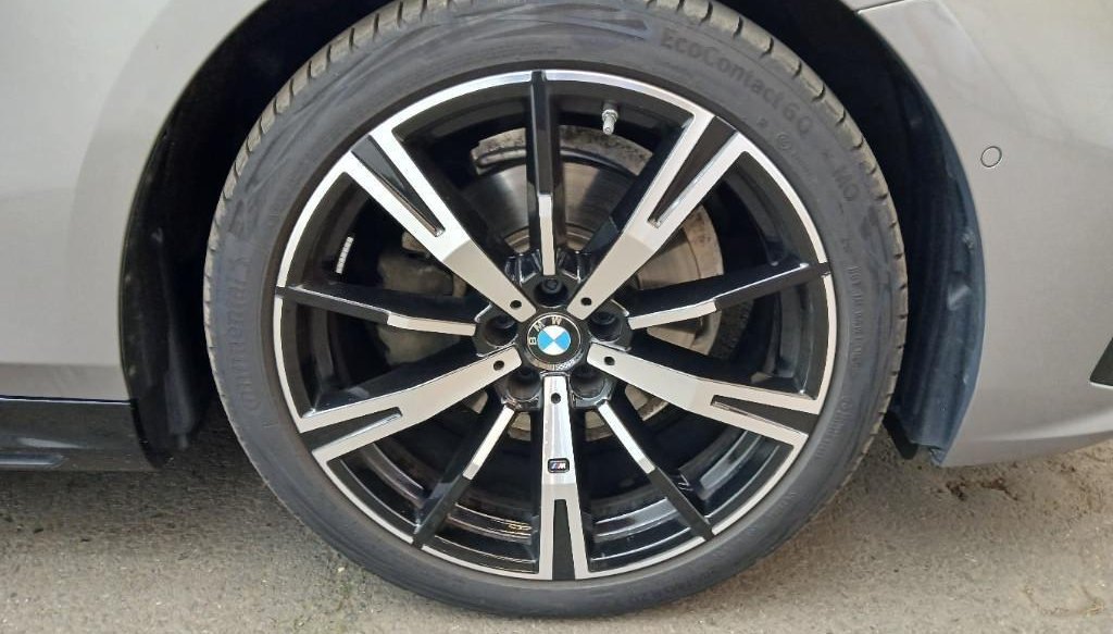 BMW 5 M Sport 5