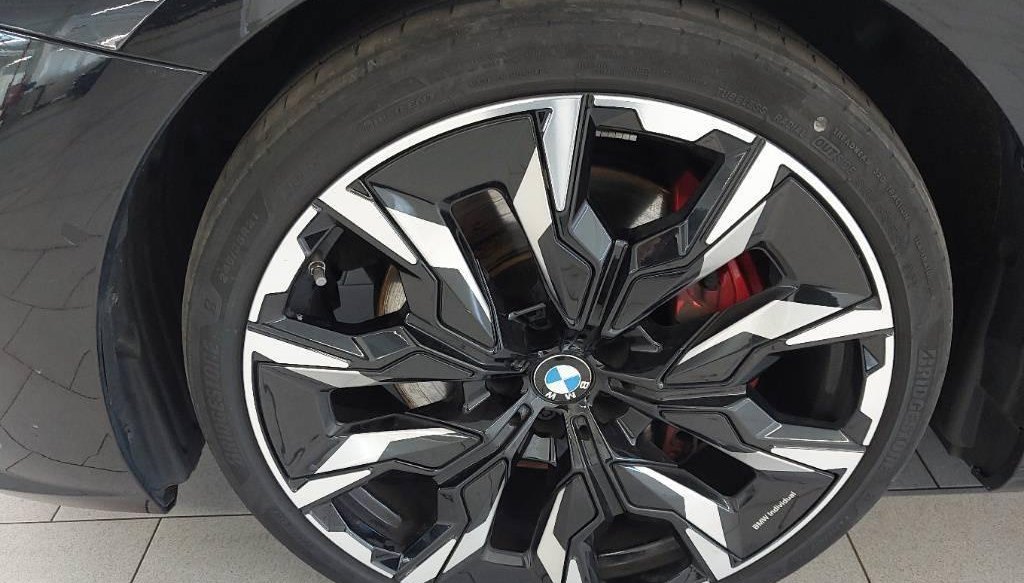 BMW 5 M Sport Pro 5