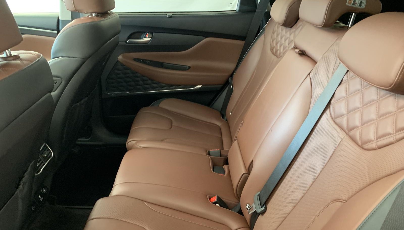 Hyundai Santa Prime Plug-In Hybrid 4WD 9