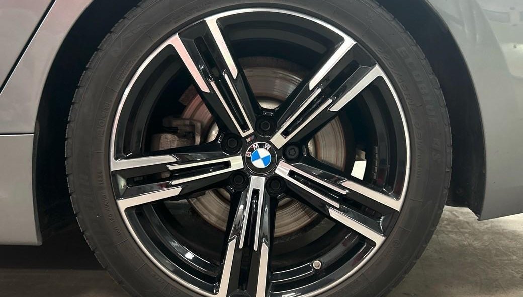 BMW 3 330 i xDrive M Sport 12