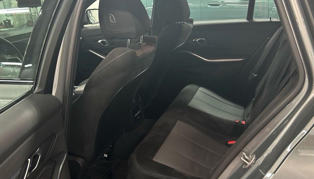 BMW 3 330 i xDrive M Sport 9
