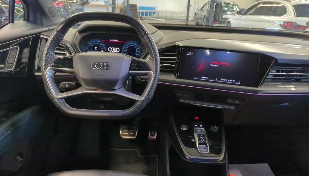 Audi Q4 S-Line Ext. 3