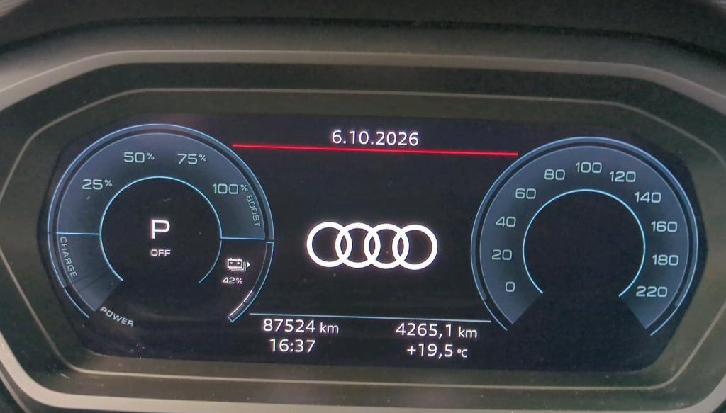 Audi Q4 S-Line Ext. 6