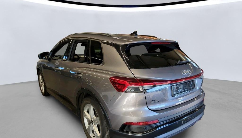 Audi Q4 S-Line Ext. 8