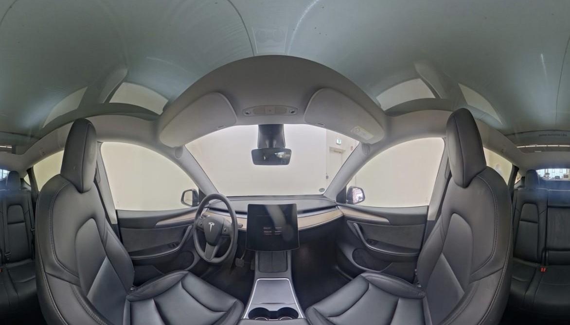Tesla Model Y Long Range Dual AWD 8