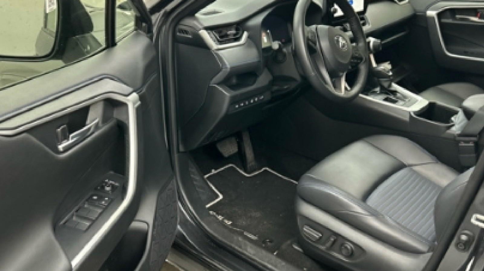 Toyota RAV Style 6