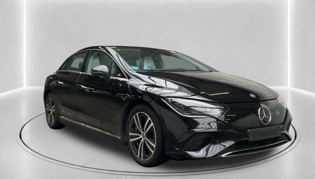 Mercedes-Benz EQE Avantgarde 10