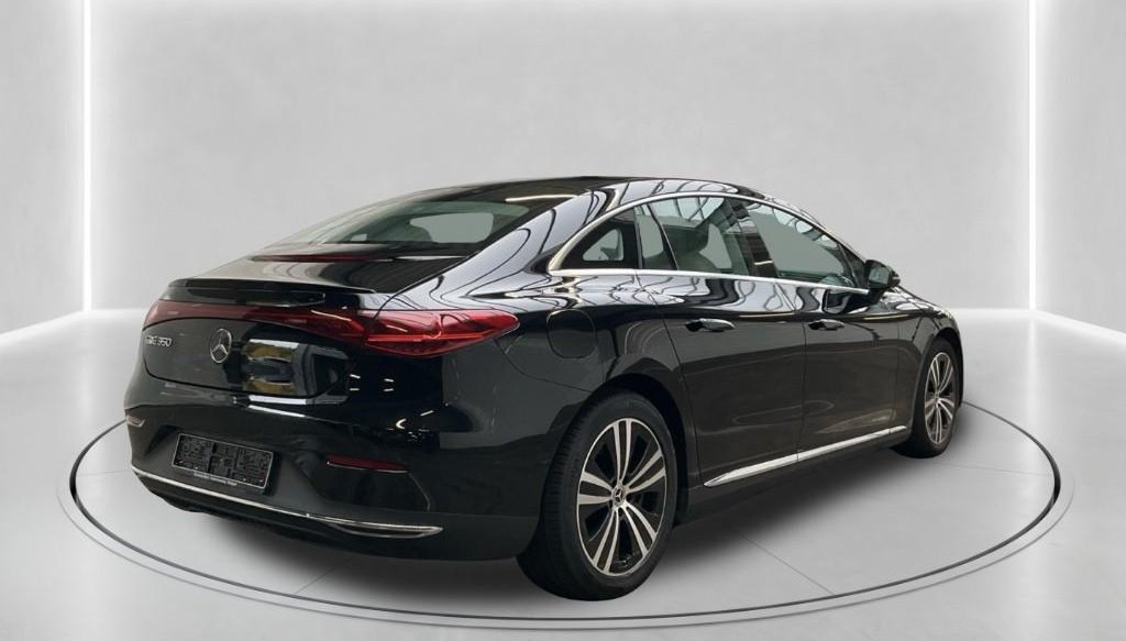 Mercedes-Benz EQE Avantgarde 5